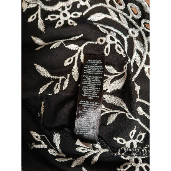 White House Black Market WHBM Embroidered Peasant Blouse Off Shoulder XS - Picture 9 of 10